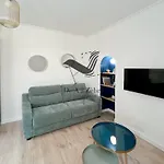 L'escale D'audry - Sur Cour Situe En Plein Coeur De * Rochefort (Charente-Maritime)
