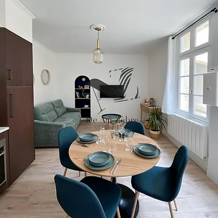 Lägenhet L'escale D'audry - Avec Cour Situe En Plein Coeur De Rochefort (Charente-Maritime)