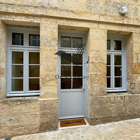 L'escale D'audry - Avec Cour Situe En Plein Coeur De Rochefort (Charente-Maritime)